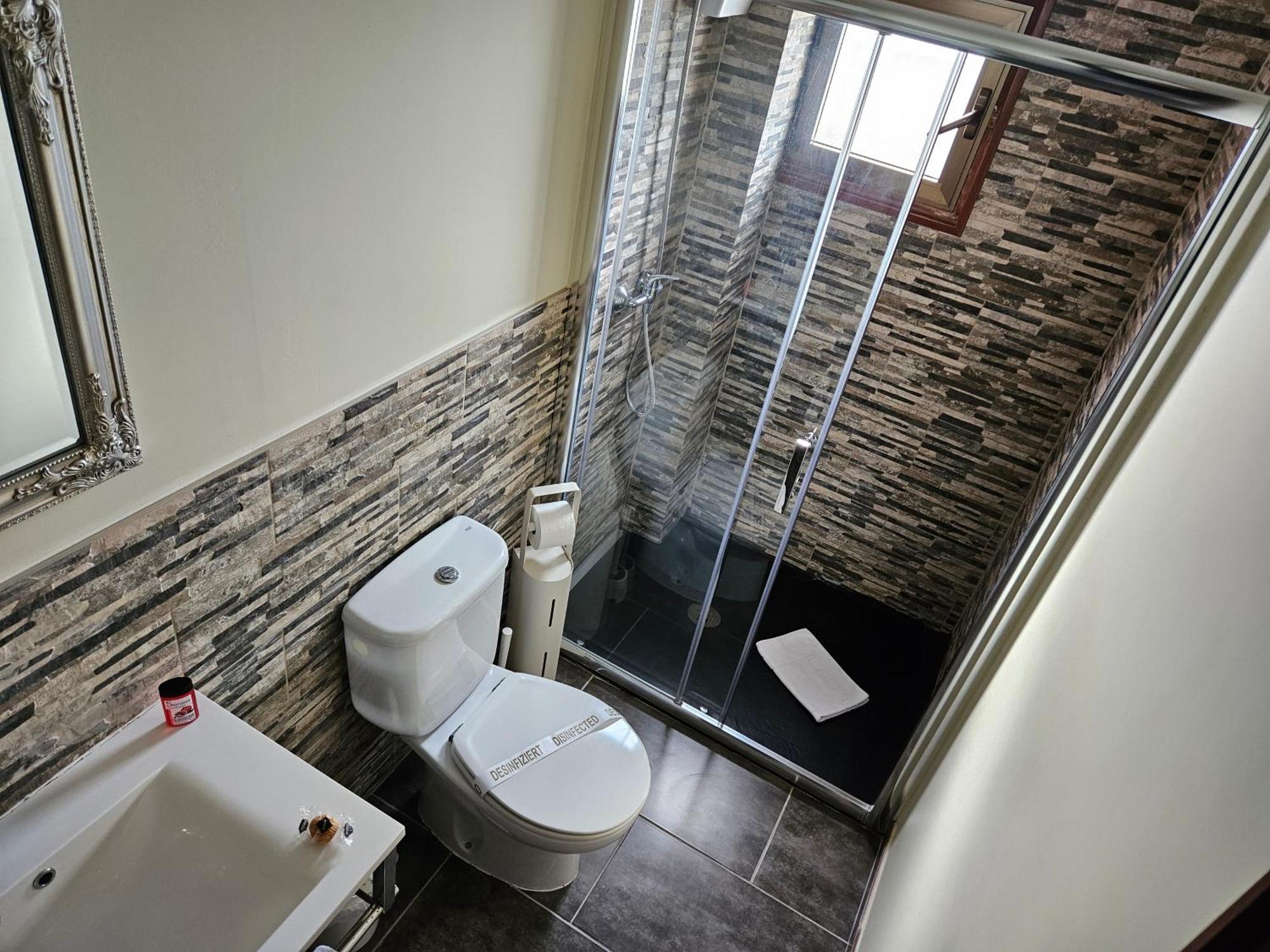 Seven Hostal Кала Миллор Экстерьер фото